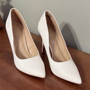 Michael Shannon Elegant Cream Heels